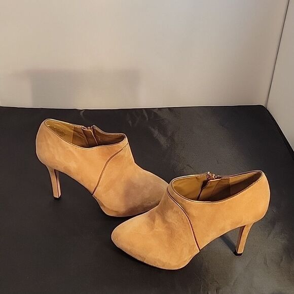 BRAND NEW ANTONIO MELANI SOFT SUEDE SIDE ANKLE BOOTIE - Picture 8 of 14